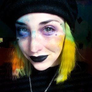 Meet your Posher, Carly